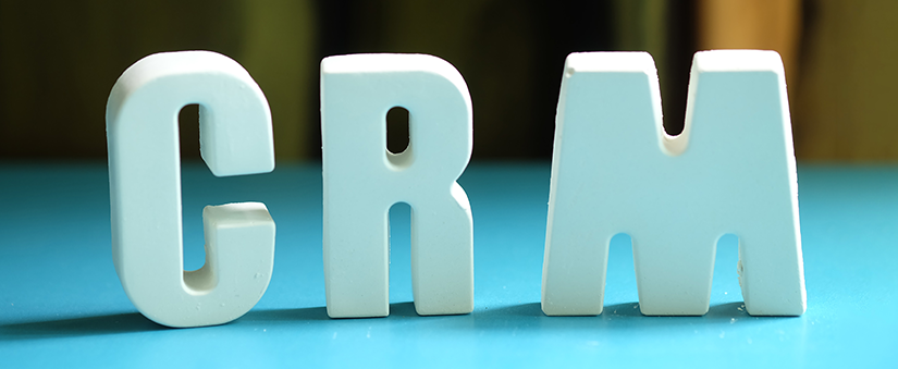 CRM - Letras em 3d formando as iniciais "CRM"