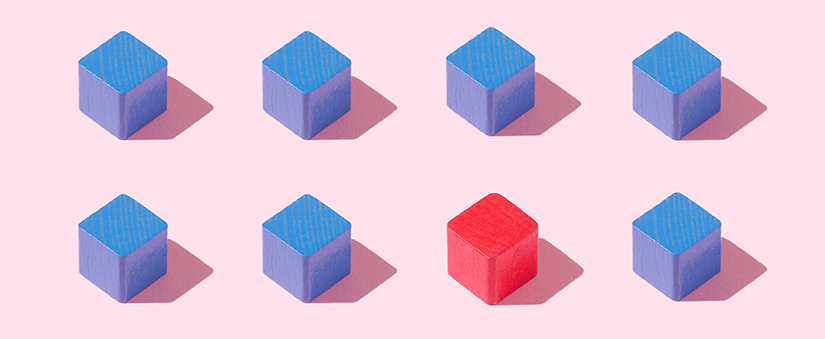 Como motivar sua equipe de corretores de imóveis: duas linhas de quadrados azuis, um quadrado vermelho em destaque