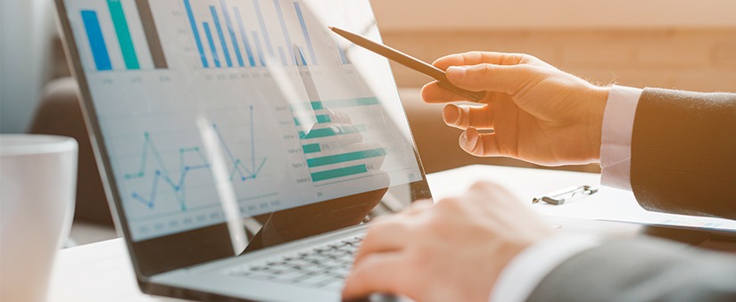 KPI - Notebook com gráfico na tela