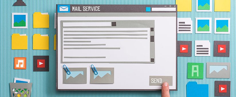 Taxa de resposta: dedo clica na opção "enviar" numa tela de emails