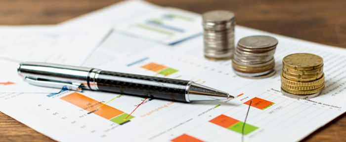 Nova jornada de vendas - Gráfico, caneta e moedas
