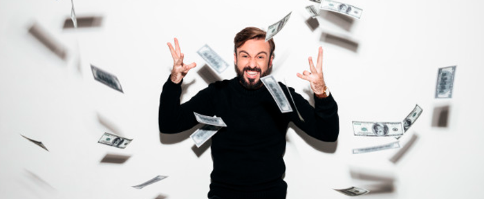 Nova jornada de vendas - Pessoa jogando dinheiro para cima