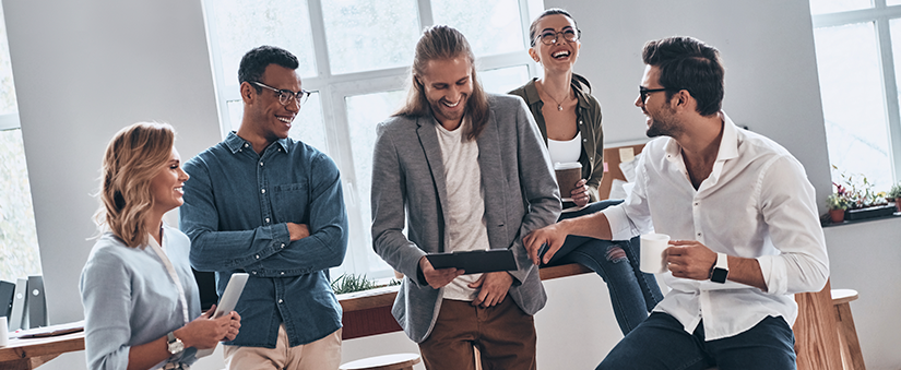 GPTW: colaboradores sorriem juntos