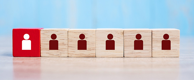 Canteiro de obras: vários bloquinhos se alinham lado a lado, com destaque no bloquinho à esquerda