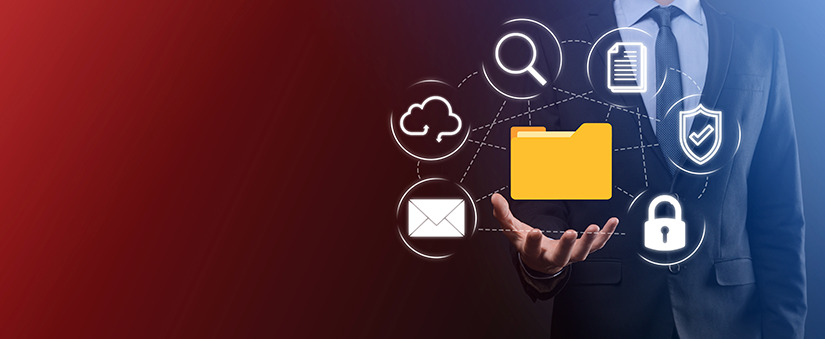 Pessoa põe mão para a frente. Acima, uma pasta e outros ícones pairam sobre a mão aberta.