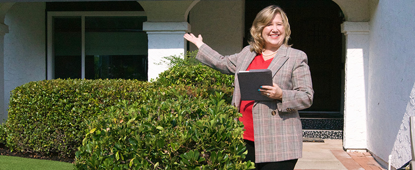 Agente imobiliário que acaba de vender uma casa